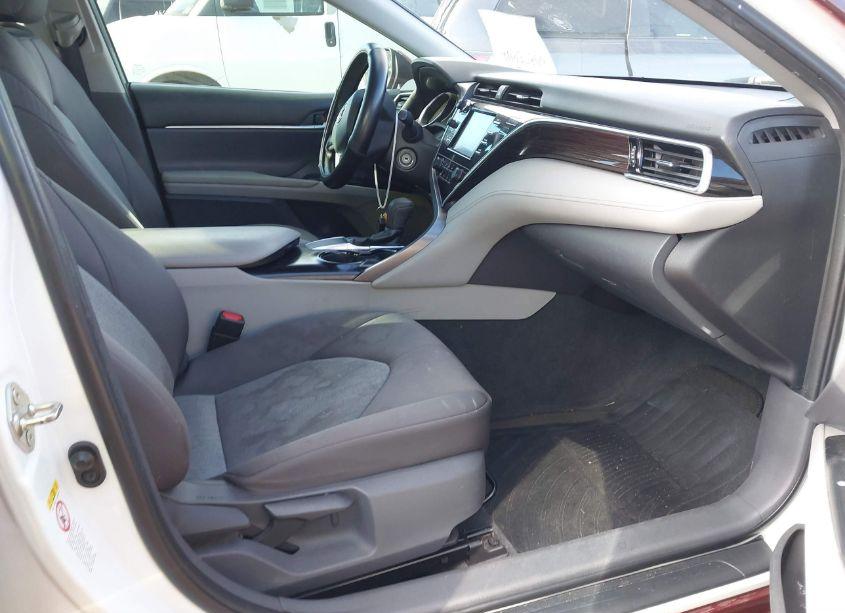 Photo 5 of 2018 Toyota Camry LE (VIN 4T1B11HK0JU078771)