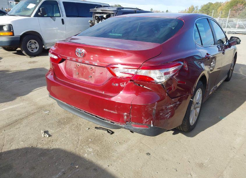 Photo 6 of 2018 Toyota Camry LE (VIN 4T1B11HK0JU078771)