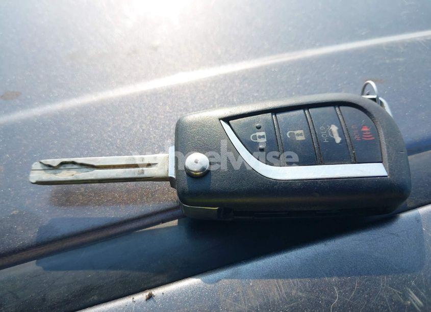 Photo 11 of 2018 Toyota Camry LE (VIN 4T1B11HK0JU088121)