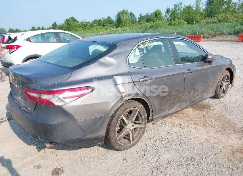 Photo 4 of 2018 Toyota Camry LE (VIN 4T1B11HK0JU088121)