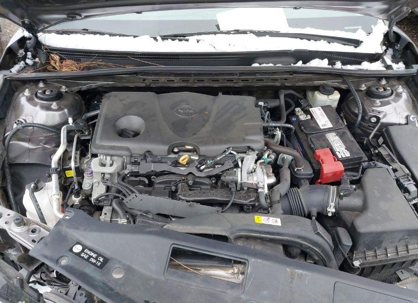 Photo 10 of 2018 Toyota Camry LE (VIN 4T1B11HK0JU101630)