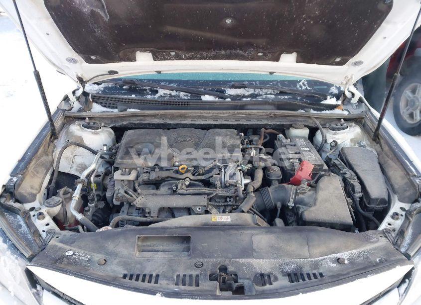 Photo 10 of 2018 Toyota Camry LE (VIN 4T1B11HK0JU106634)