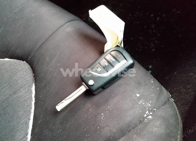 Photo 11 of 2018 Toyota Camry LE (VIN 4T1B11HK0JU106634)