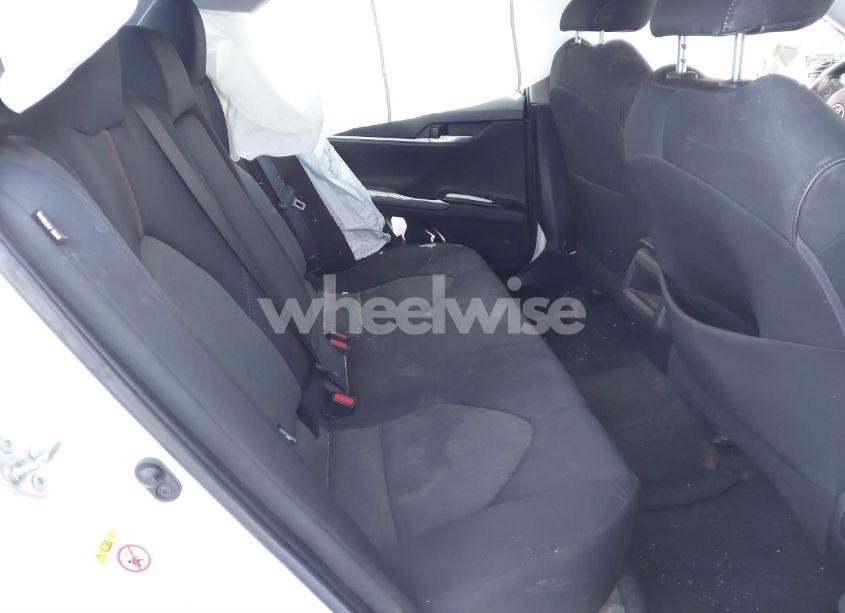 Photo 8 of 2018 Toyota Camry LE (VIN 4T1B11HK0JU106634)