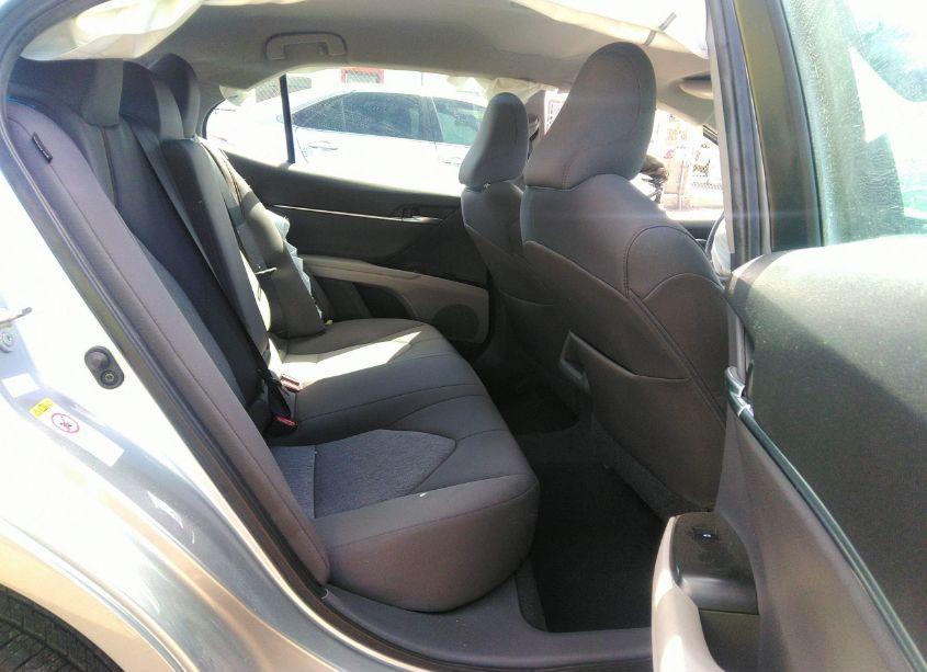 Photo 8 of 2018 Toyota Camry LE (VIN 4T1B11HK0JU108237)