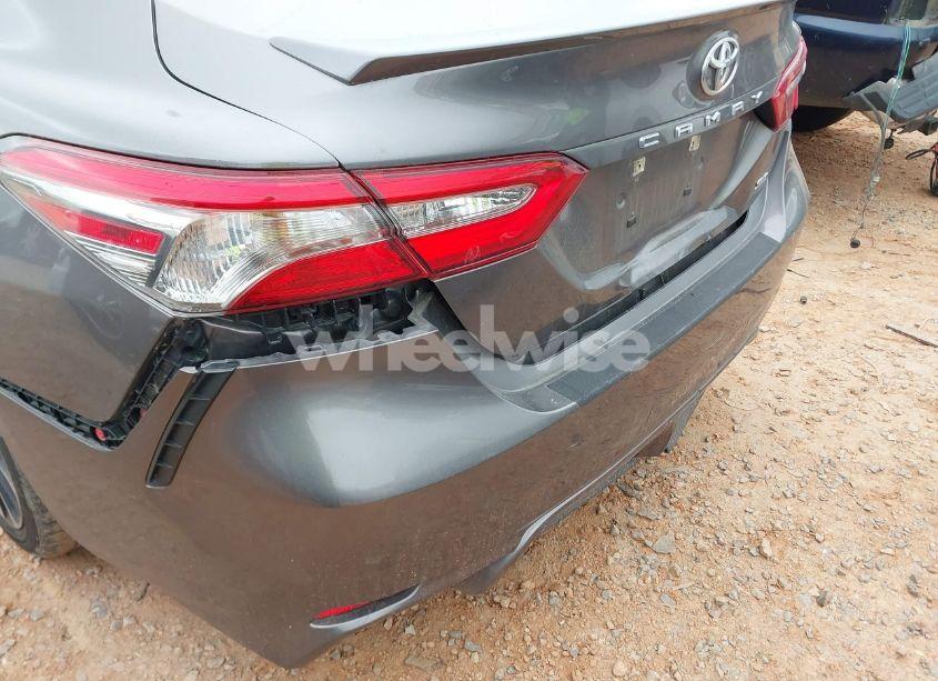 Photo 6 of 2018 Toyota Camry SE (VIN 4T1B11HK0JU109548)