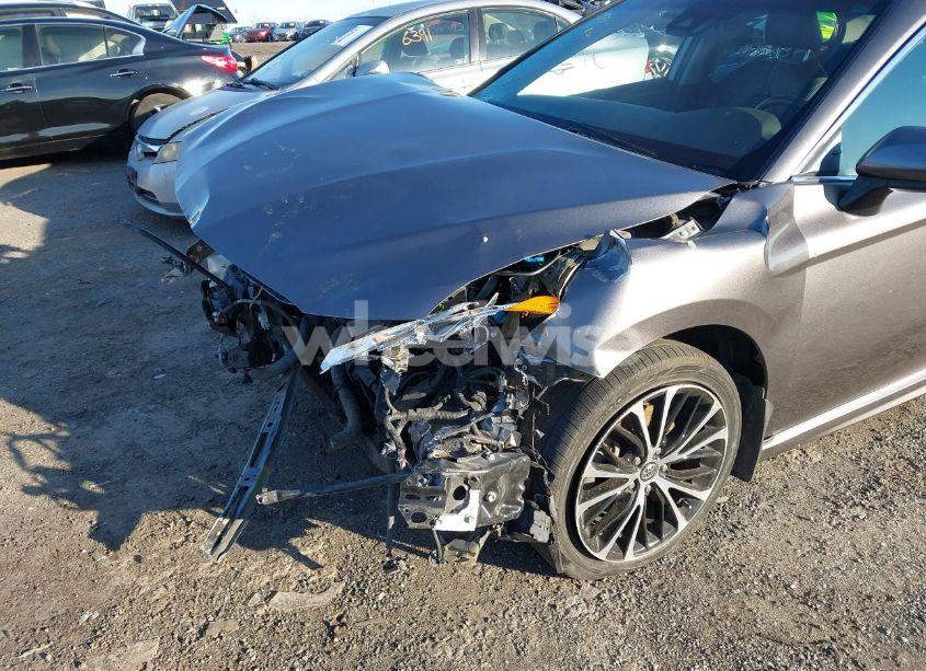 Photo 6 of 2018 Toyota Camry SE (VIN 4T1B11HK0JU115396)