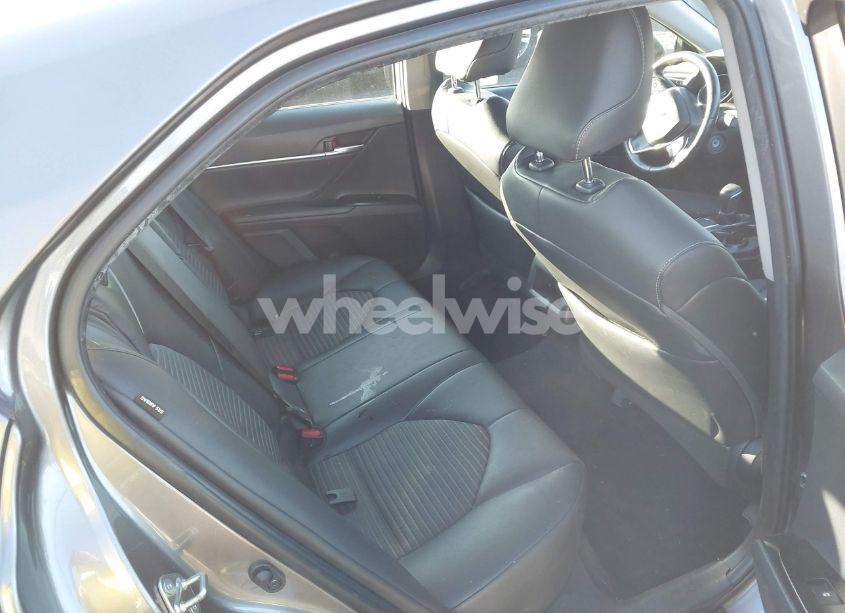 Photo 8 of 2018 Toyota Camry SE (VIN 4T1B11HK0JU115396)