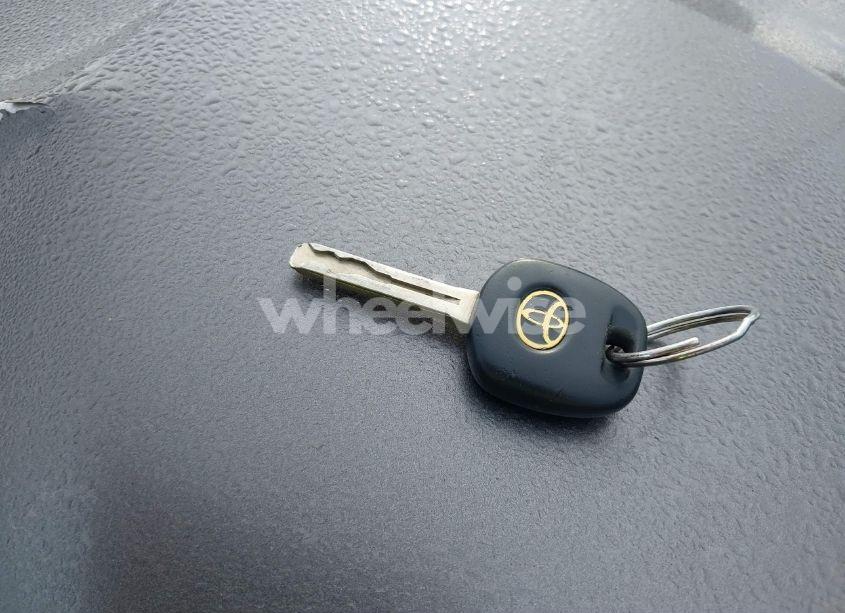 Photo 11 of 2018 Toyota Camry SE (VIN 4T1B11HK0JU136653)