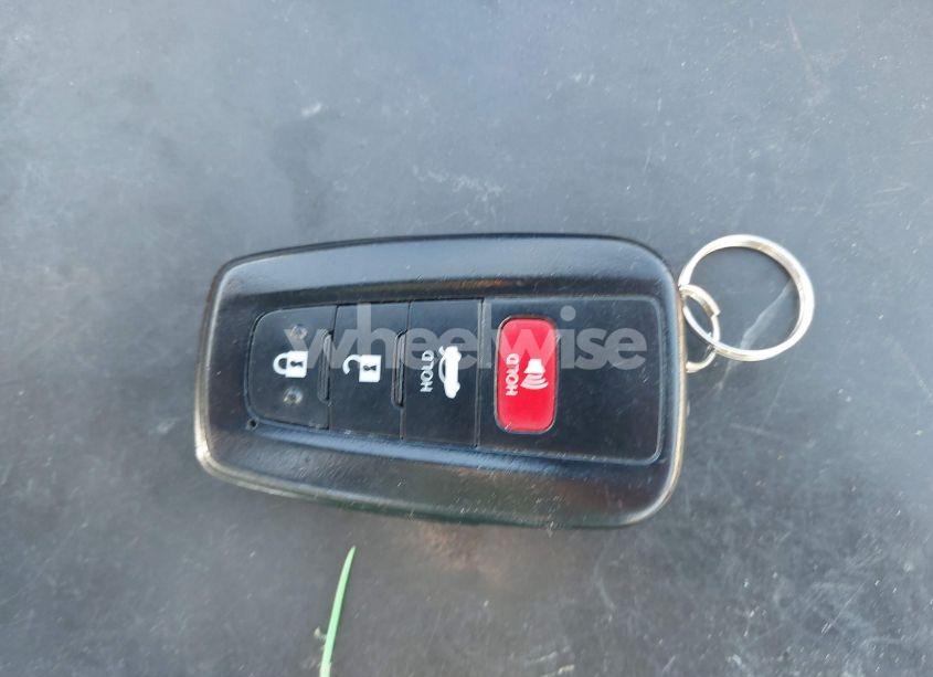 Photo 11 of 2018 Toyota Camry SE (VIN 4T1B11HK0JU138144)