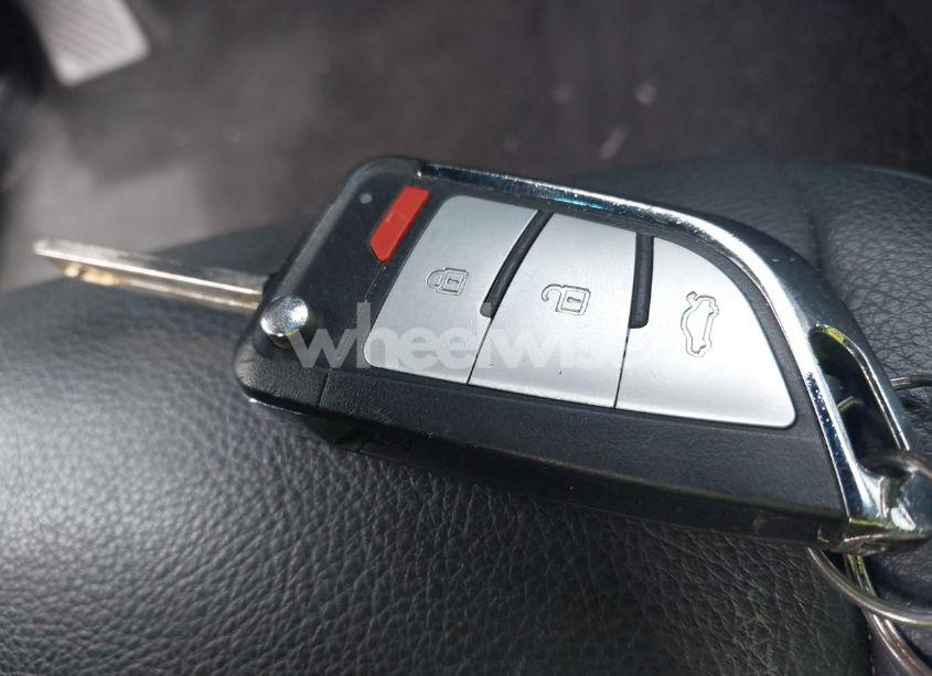 Photo 11 of 2018 Toyota Camry SE (VIN 4T1B11HK0JU147619)