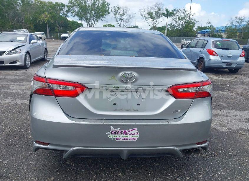 Photo 17 of 2018 Toyota Camry SE (VIN 4T1B11HK0JU147619)