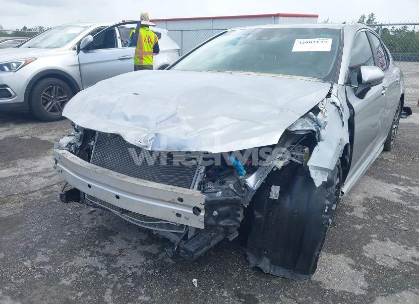 Photo 6 of 2018 Toyota Camry SE (VIN 4T1B11HK0JU147619)