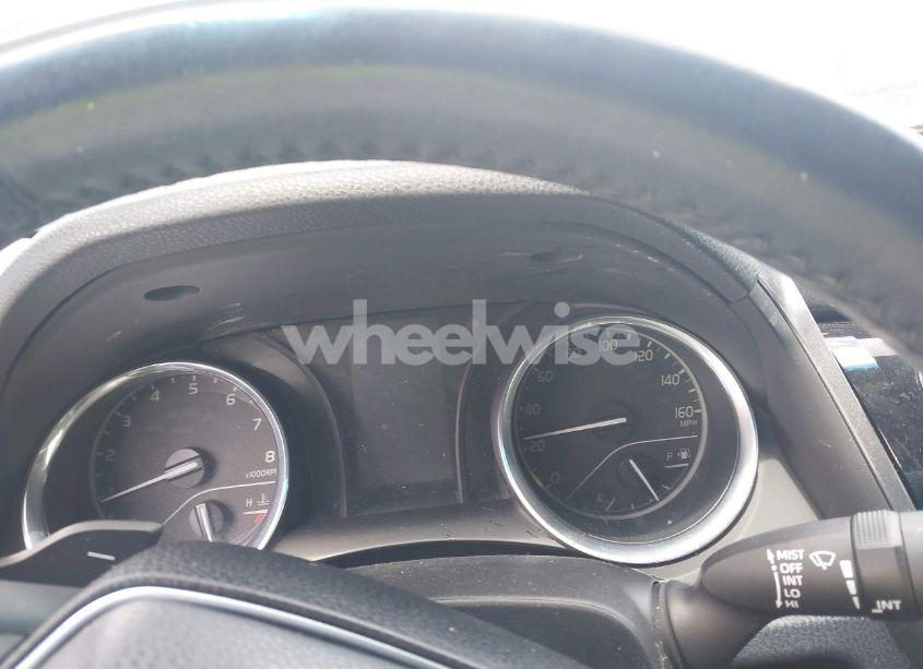 Photo 7 of 2018 Toyota Camry SE (VIN 4T1B11HK0JU147619)