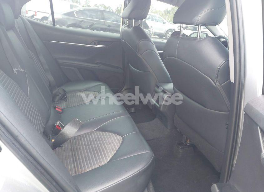 Photo 8 of 2018 Toyota Camry SE (VIN 4T1B11HK0JU147619)