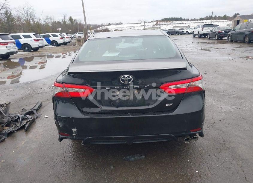 Photo 16 of 2018 Toyota Camry SE (VIN 4T1B11HK0JU152125)