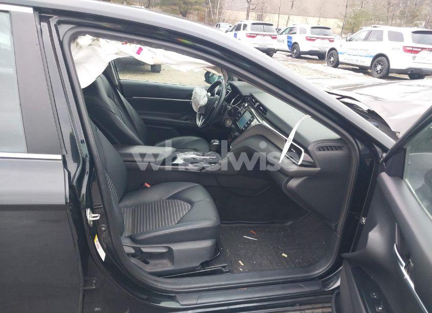 Photo 5 of 2018 Toyota Camry SE (VIN 4T1B11HK0JU152125)