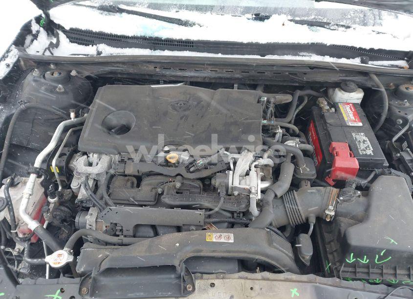 Photo 10 of 2018 Toyota Camry LE (VIN 4T1B11HK0JU152836)