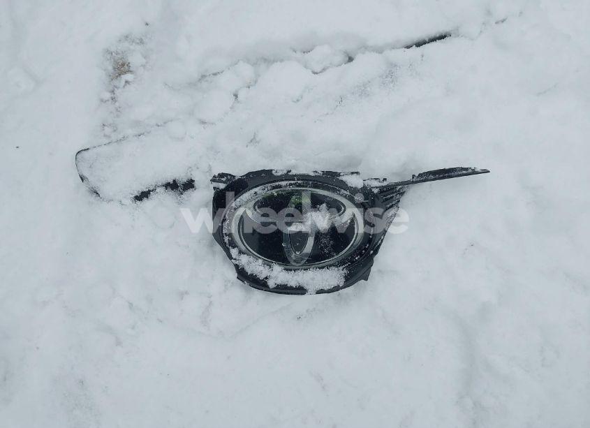 Photo 12 of 2018 Toyota Camry LE (VIN 4T1B11HK0JU152836)