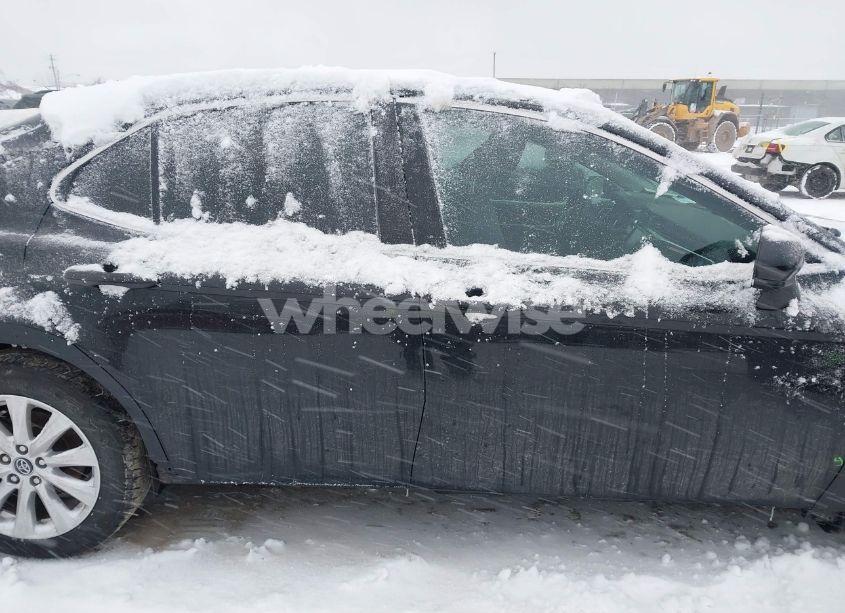 Photo 14 of 2018 Toyota Camry LE (VIN 4T1B11HK0JU152836)