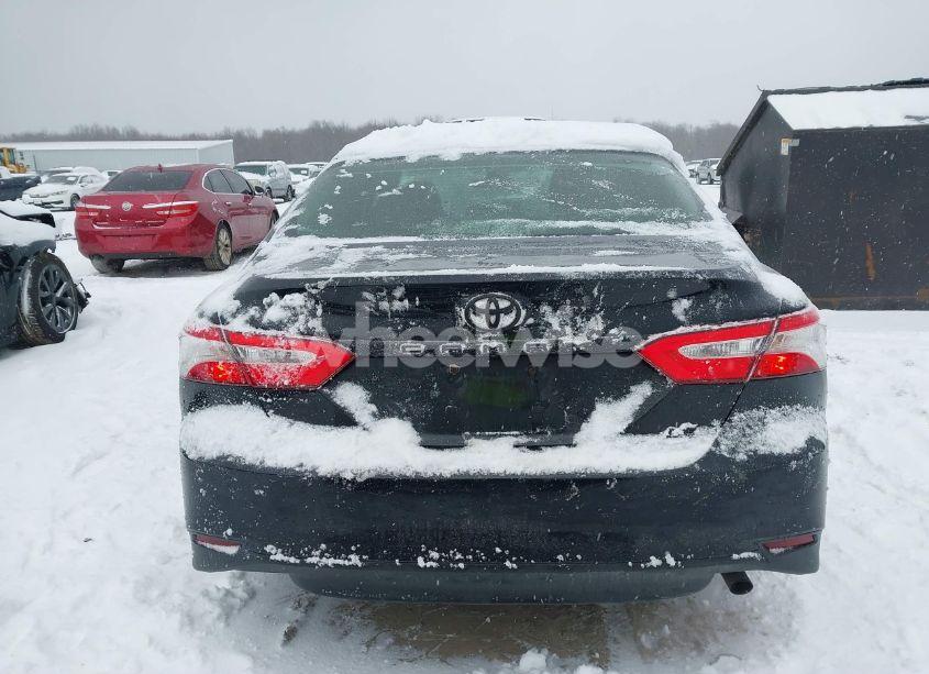 Photo 17 of 2018 Toyota Camry LE (VIN 4T1B11HK0JU152836)