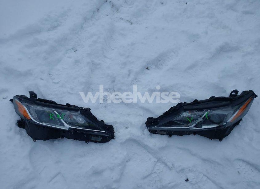 Photo 18 of 2018 Toyota Camry LE (VIN 4T1B11HK0JU152836)