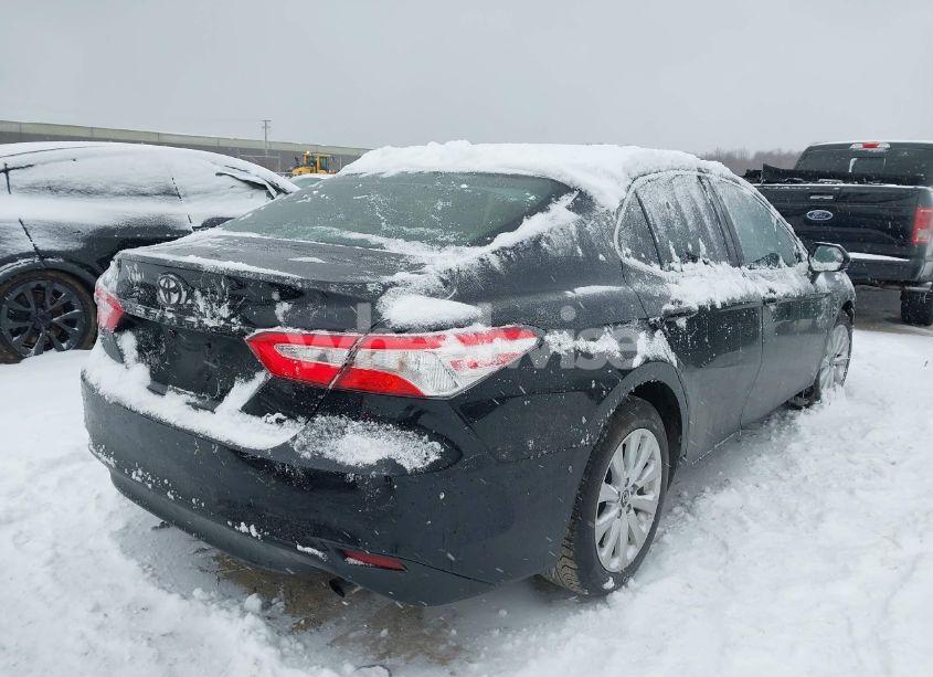 Photo 4 of 2018 Toyota Camry LE (VIN 4T1B11HK0JU152836)