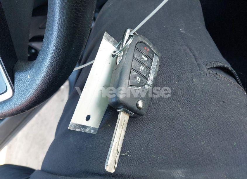 Photo 11 of 2018 Toyota Camry LE (VIN 4T1B11HK0JU509707)