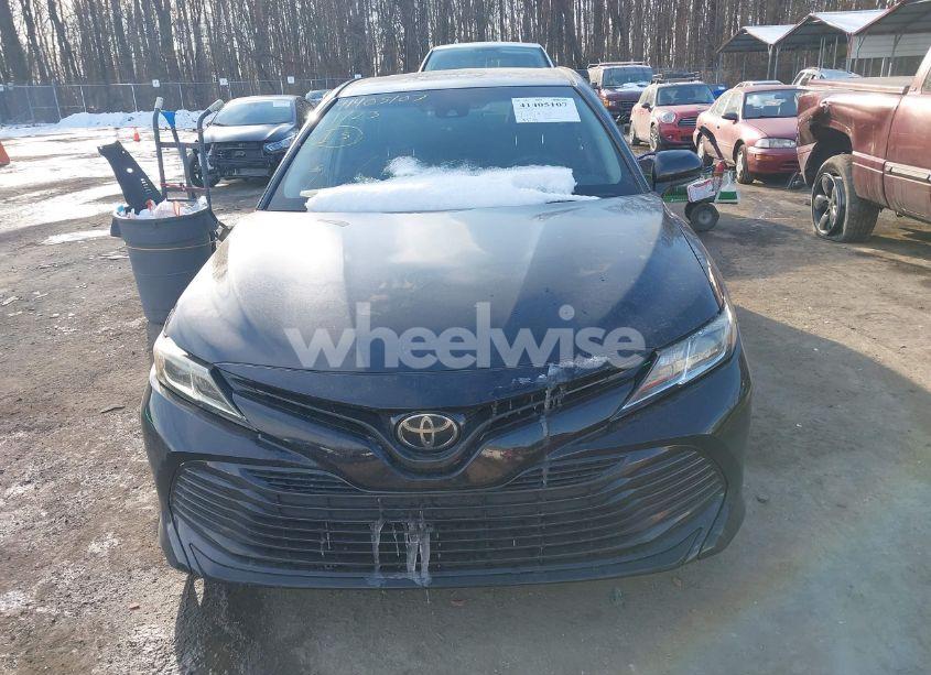 Photo 12 of 2018 Toyota Camry LE (VIN 4T1B11HK0JU509707)
