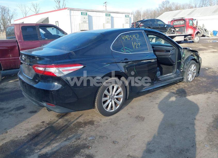 Photo 4 of 2018 Toyota Camry LE (VIN 4T1B11HK0JU509707)