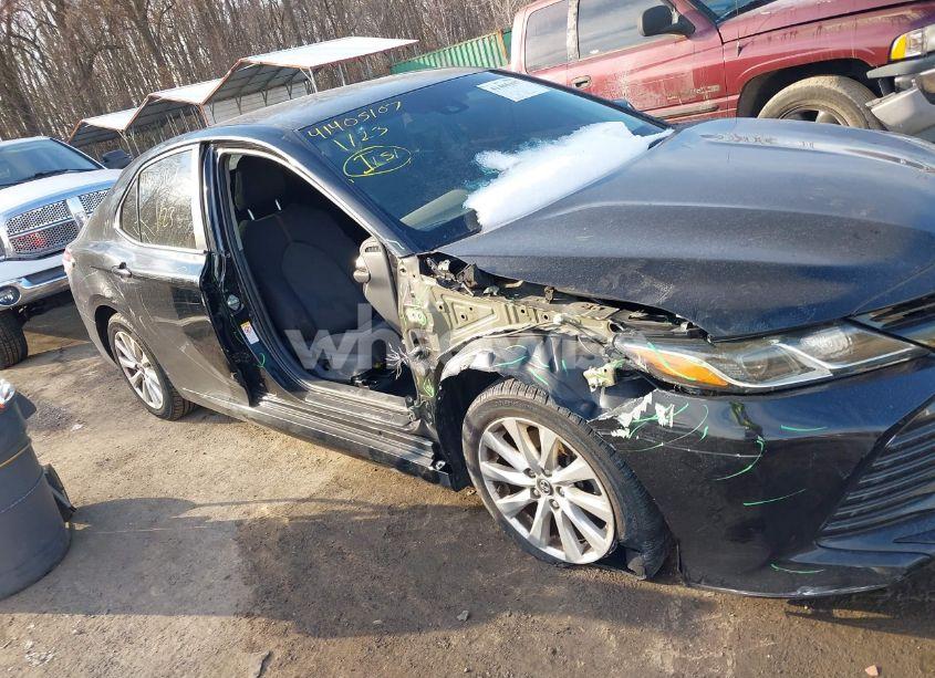 Photo 6 of 2018 Toyota Camry LE (VIN 4T1B11HK0JU509707)