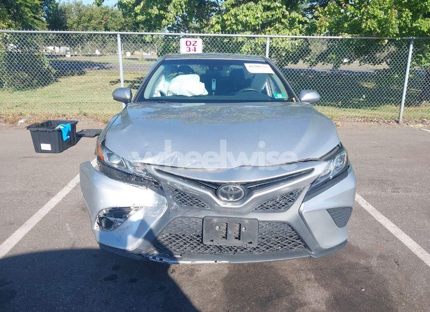 Photo 12 of 2018 Toyota Camry SE (VIN 4T1B11HK0JU527348)