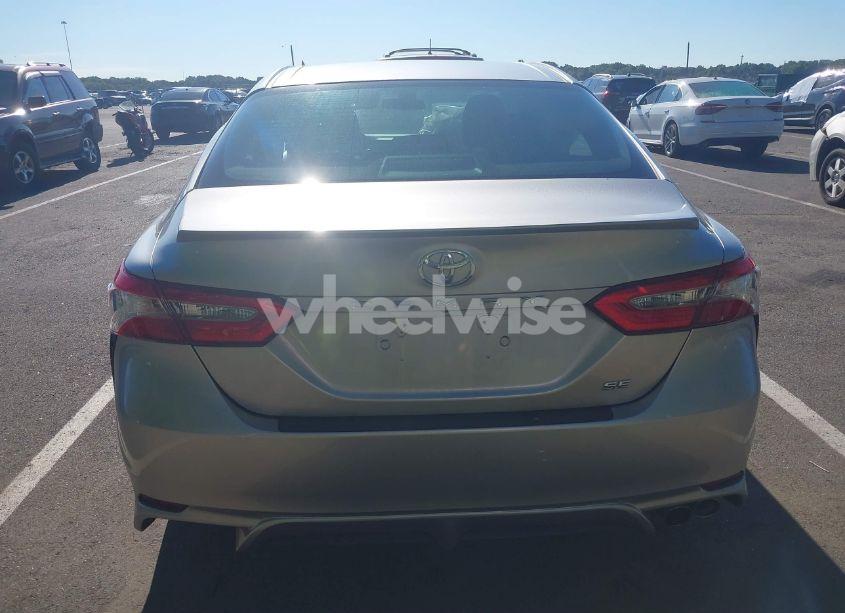 Photo 16 of 2018 Toyota Camry SE (VIN 4T1B11HK0JU527348)