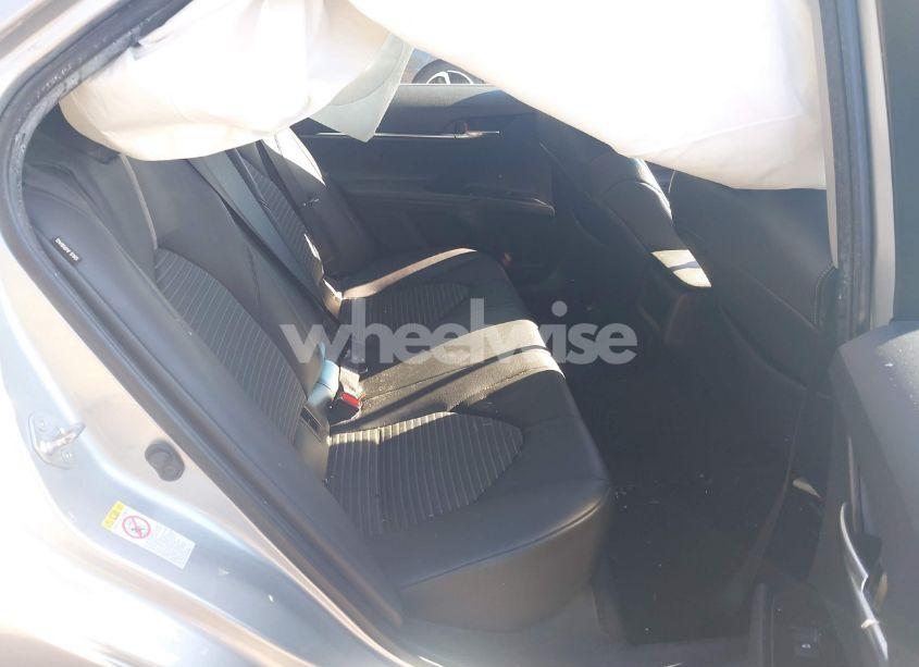 Photo 8 of 2018 Toyota Camry SE (VIN 4T1B11HK0JU527348)