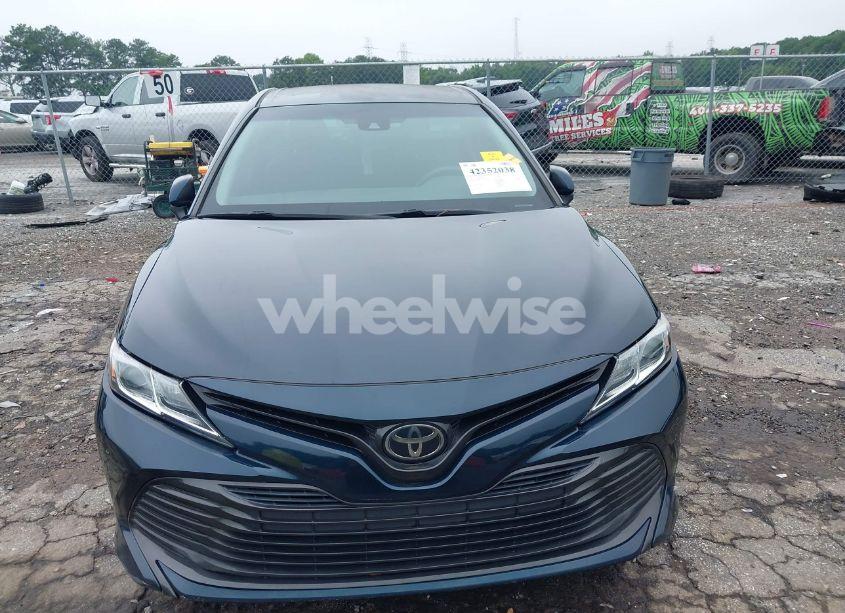 Photo 12 of 2018 Toyota Camry L/LE/SE/XLE (VIN 4T1B11HK0JU534154)