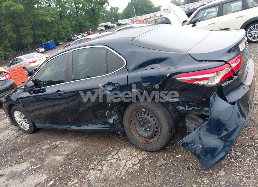 Photo 14 of 2018 Toyota Camry L/LE/SE/XLE (VIN 4T1B11HK0JU534154)