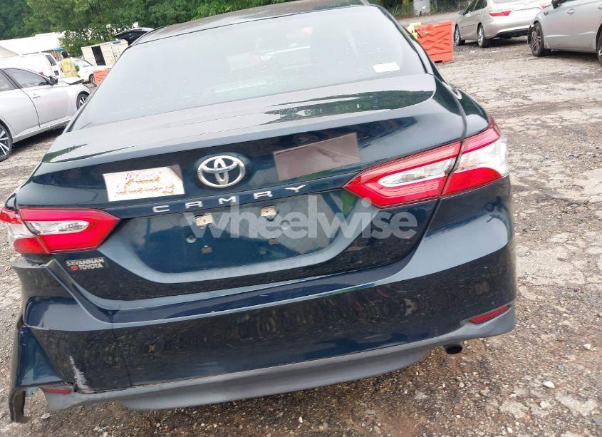Photo 16 of 2018 Toyota Camry L/LE/SE/XLE (VIN 4T1B11HK0JU534154)
