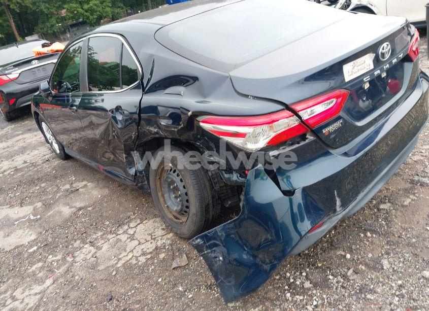 Photo 3 of 2018 Toyota Camry L/LE/SE/XLE (VIN 4T1B11HK0JU534154)