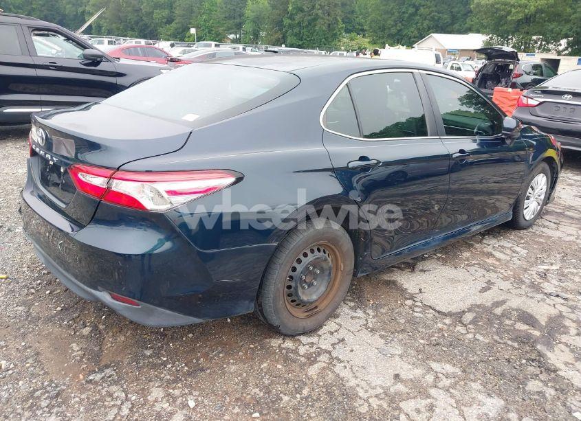 Photo 4 of 2018 Toyota Camry L/LE/SE/XLE (VIN 4T1B11HK0JU534154)