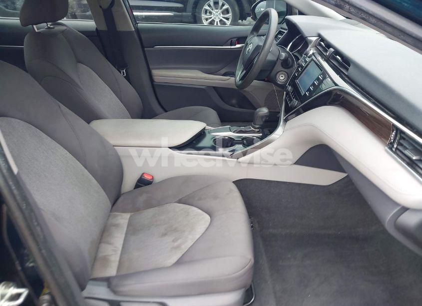 Photo 5 of 2018 Toyota Camry L/LE/SE/XLE (VIN 4T1B11HK0JU534154)