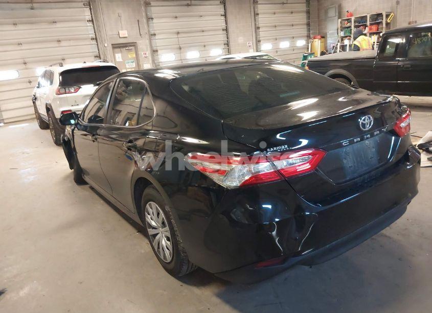 Photo 3 of 2018 Toyota Camry L (VIN 4T1B11HK0JU550497)