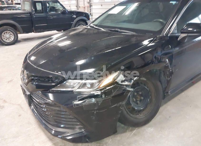 Photo 6 of 2018 Toyota Camry L (VIN 4T1B11HK0JU550497)
