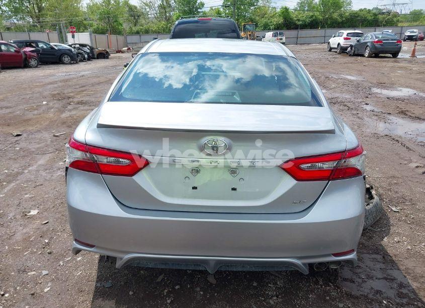 Photo 16 of 2018 Toyota Camry SE (VIN 4T1B11HK0JU559930)