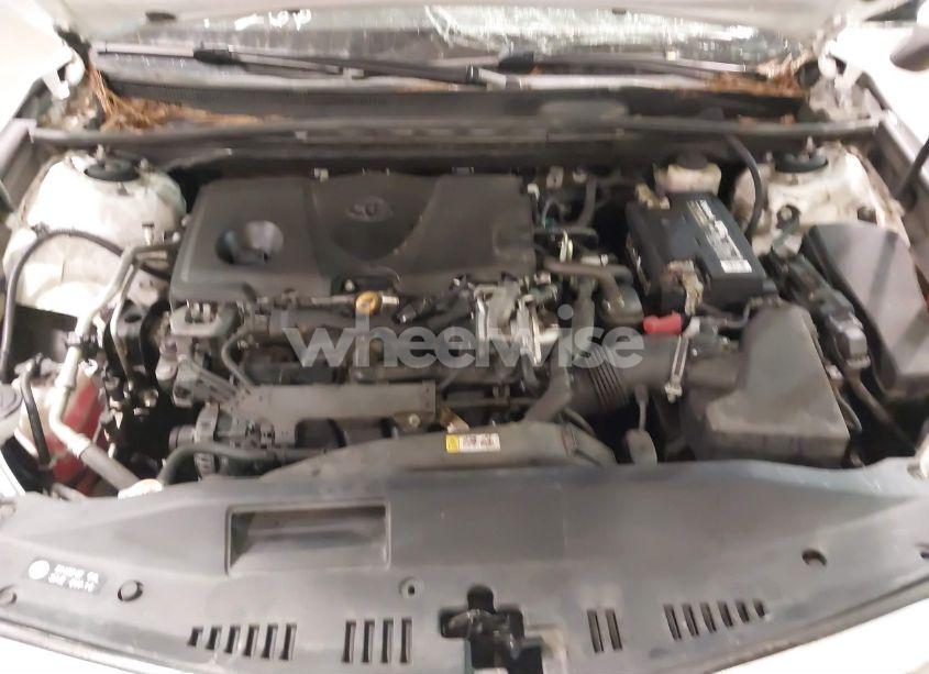 Photo 10 of 2018 Toyota Camry SE (VIN 4T1B11HK0JU567266)