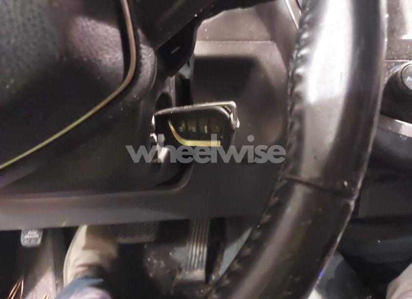 Photo 11 of 2018 Toyota Camry SE (VIN 4T1B11HK0JU567266)