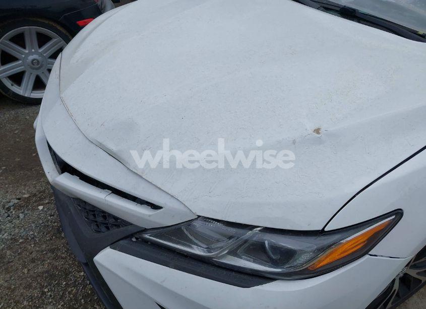 Photo 19 of 2018 Toyota Camry SE (VIN 4T1B11HK0JU567266)