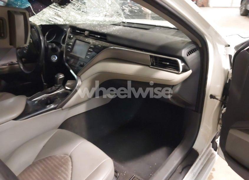 Photo 5 of 2018 Toyota Camry SE (VIN 4T1B11HK0JU567266)