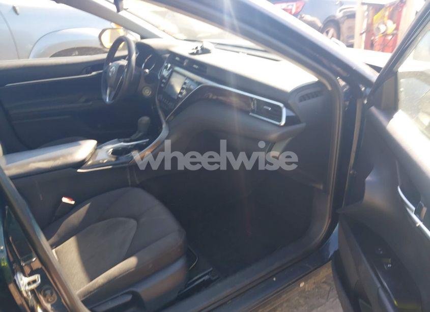 Photo 5 of 2018 Toyota Camry LE (VIN 4T1B11HK0JU570233)