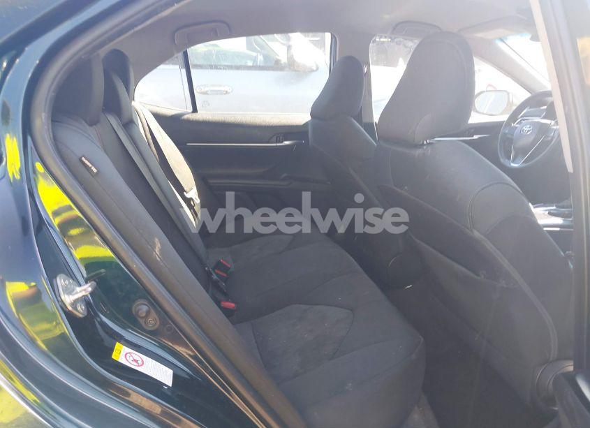 Photo 8 of 2018 Toyota Camry LE (VIN 4T1B11HK0JU570233)