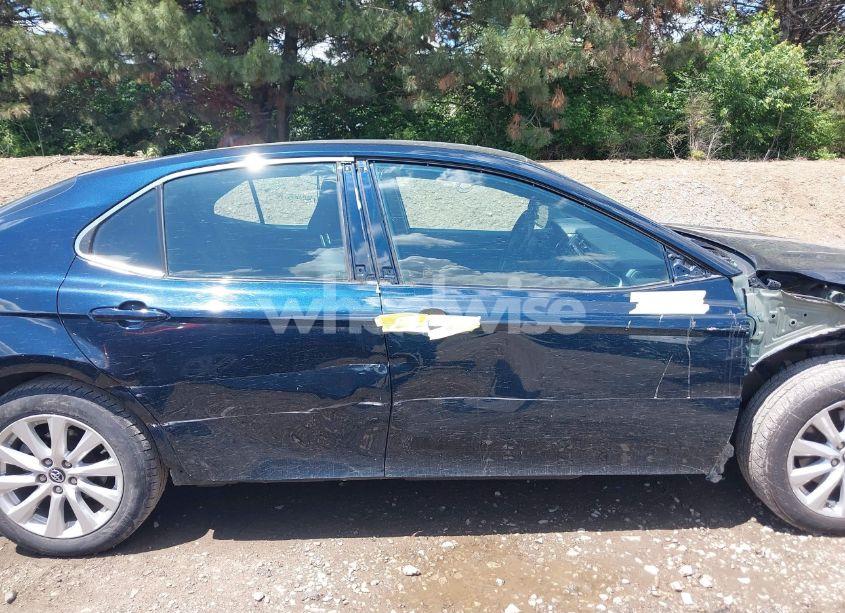 Photo 14 of 2018 Toyota Camry LE (VIN 4T1B11HK0JU575125)